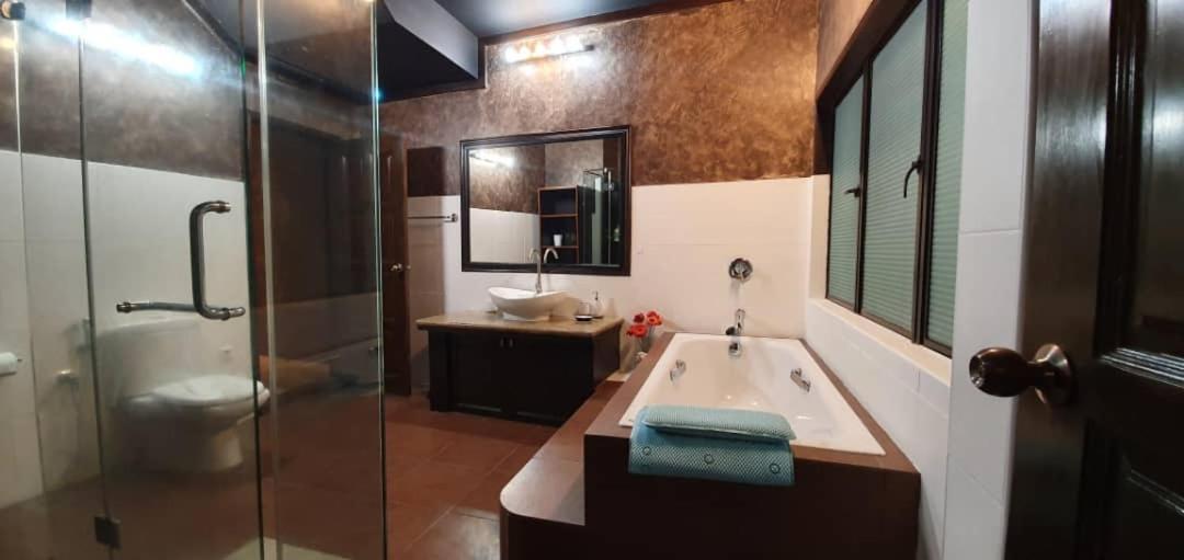 Zoo Villa With Private Pool @ Ampang Kl Экстерьер фото